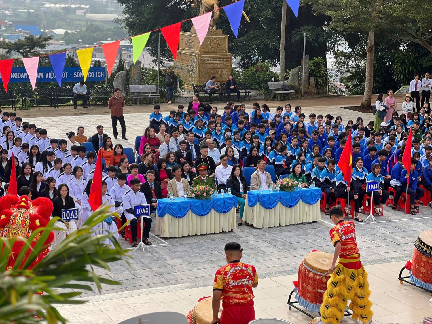 TRƯỜNG THPT HÙNG VƯƠNG – D’RAN TƯNG BỪNG KHAI GIẢNG NĂM HỌC 2025 – 2026