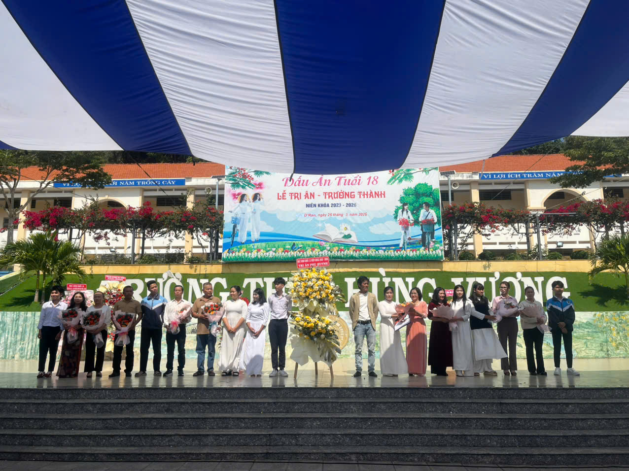 Khen thưởng học sinh Xuất sắc